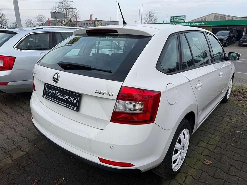 Gebraucht Skoda Rapid Ambition 86 PS (63 kW) 2014 Candyweiss Kleinwagen