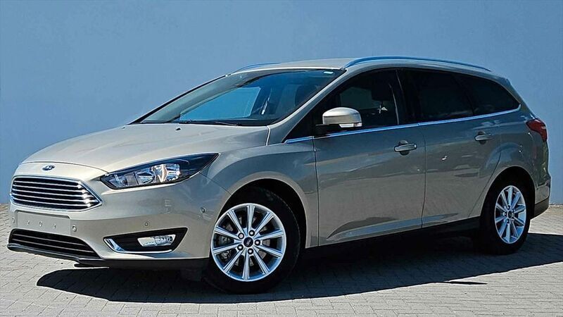 Beige Gebraucht 2015 Ford Focus Titanium Limousine | 7.999 € (Superpreis) - Bild 1/4