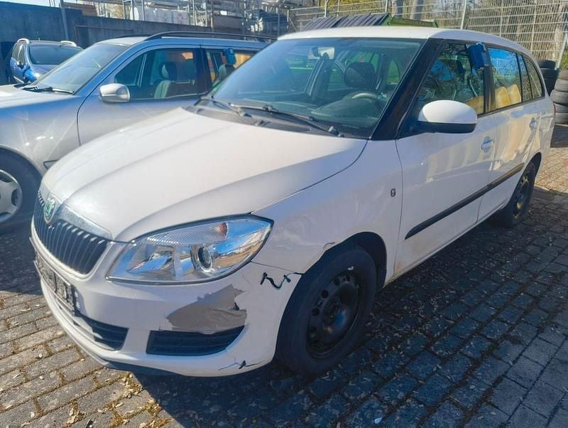 Gebraucht Skoda Fabia Ambition 90 PS (66 kW) 2012 Weiß Kombi