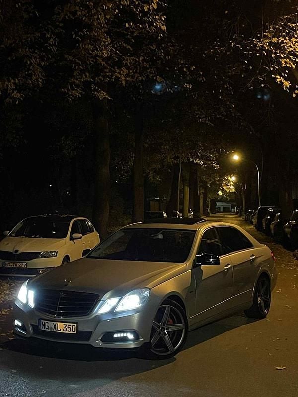 Gebraucht Mercedes E350 231 PS (169 kW) 2025 Silber Limousine