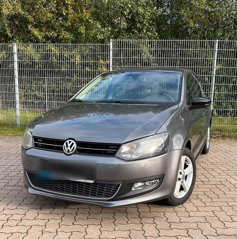 Grau Gebraucht 2012 VW Polo Style Kleinwagen | 3.990 € (Fairer Preis) - Bild 1/4