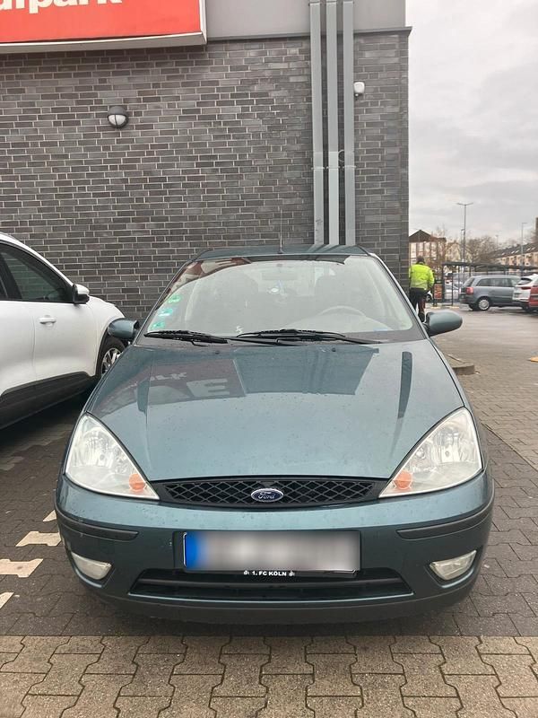 Grün Gebraucht 2003 Ford Focus Kleinwagen | 850 € (Guter Preis) - Bild 1/4