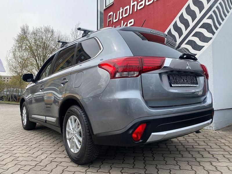 Gebraucht Mitsubishi Outlander 150 PS (110 kW) 2018 Grau SUV