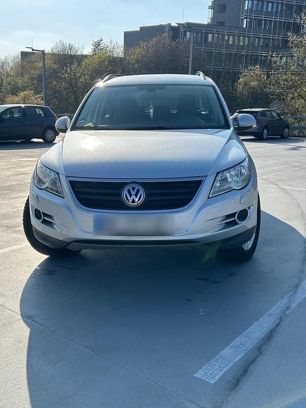 Silber Gebraucht 2009 VW Tiguan SUV | 4.245 € (Superpreis) - Bild 1/4