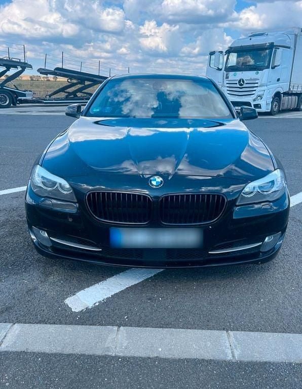 Schwarz Gebraucht 2010 BMW 528 Limousine | 8.900 € (Etwas zu teuer) - Bild 1/4