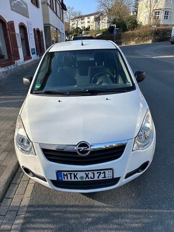 Gebraucht Opel Agila 68 PS (50 kW) 2010 Weiß Kleinwagen