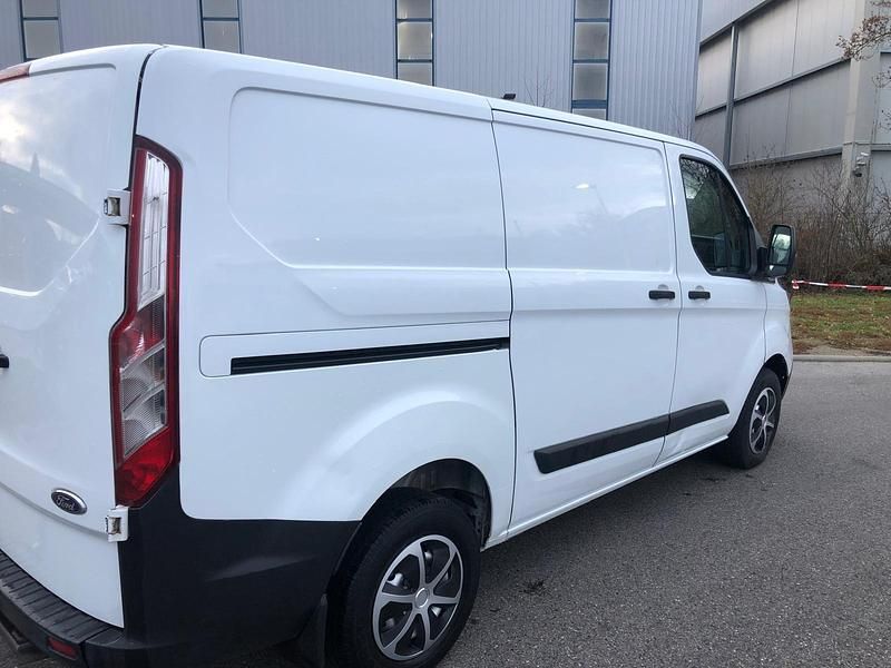 Gebraucht Ford Transit Custom 107 PS (78 kW) 2020 Weiß Van / Kleinbus