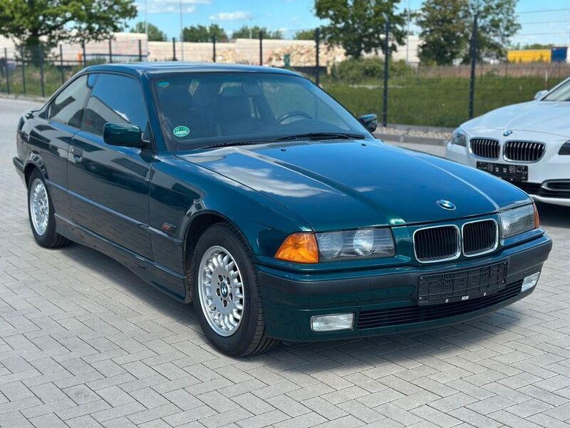 Grün Gebraucht 1994 BMW 325 Coupé | 10.200 € - Bild 1/4