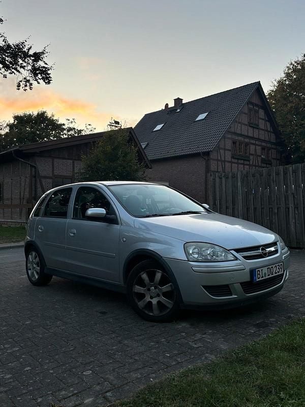 Silber Gebraucht 2006 Opel Corsa Kleinwagen | 900 € (Superpreis) - Bild 1/4