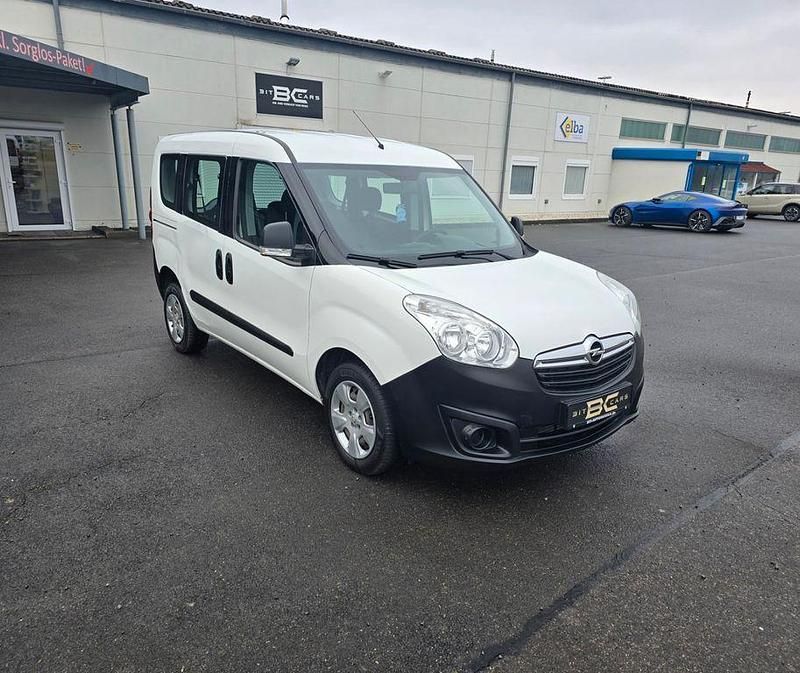 Gebraucht Opel Combo Selection 95 PS (69 kW) 2017 Weiß Van / Kleinbus