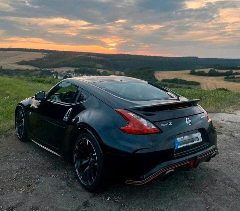 Schwarz Gebraucht 2017 Nissan 370Z Nismo | 38.000 € (Fairer Preis) - Bild 1/4