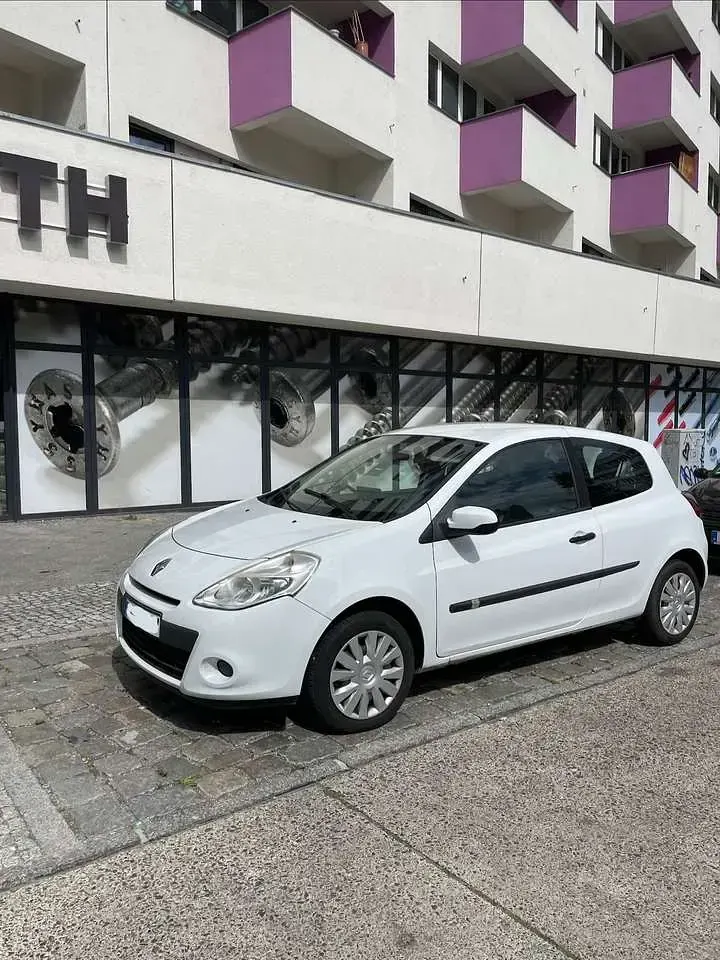 Gebraucht Renault Clio IV 75 PS (55 kW) 2012 Weiß Limousine
