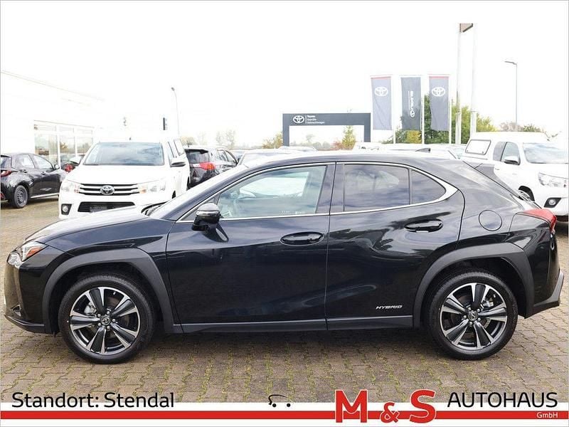 Gebraucht Lexus UX 184 PS (135 kW) 2022 Schwarz SUV