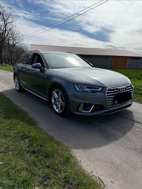 Gebraucht Audi A4 S-Line 163 PS (119 kW) 2019 Grau Kombi