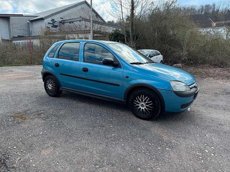 Blau Gebraucht 2002 Opel Corsa Kleinwagen | 1.750 € (Etwas zu teuer) - Bild 1/4