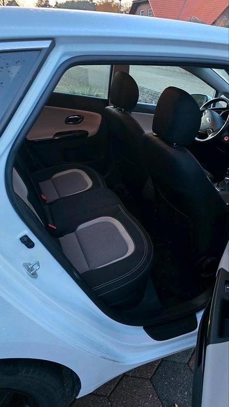 Gebraucht Kia Ceed 128 PS (94 kW) 2015 Weiß Kleinwagen