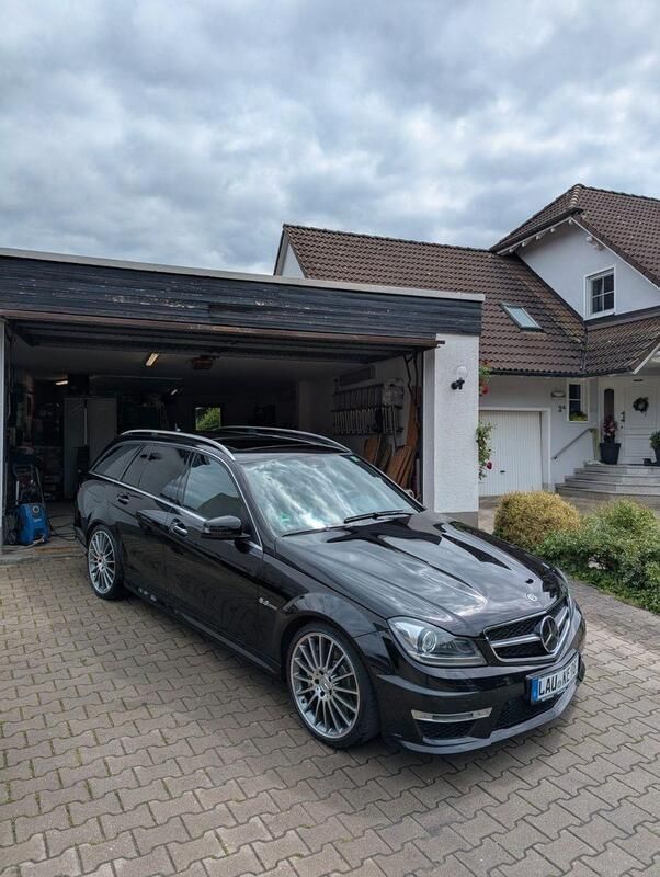 Schwarz Gebraucht 2013 Mercedes C63 AMG AMG Kombi | 49.500 € (Teuer) - Bild 1/4