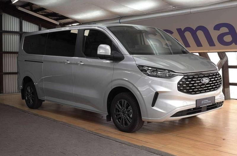 Moondust silver metallic Neu 2025 Ford Tourneo Titanium Kombi | 46.875 € (Superpreis) - Bild 1/4