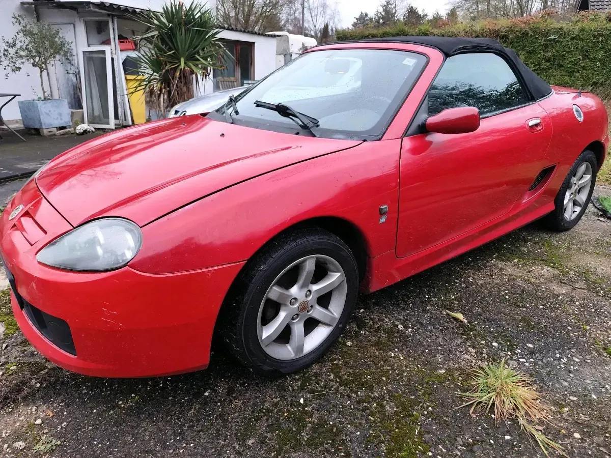 Używany MG TF 136 KM (100 kW) 2002 Czerwony Kabriolet