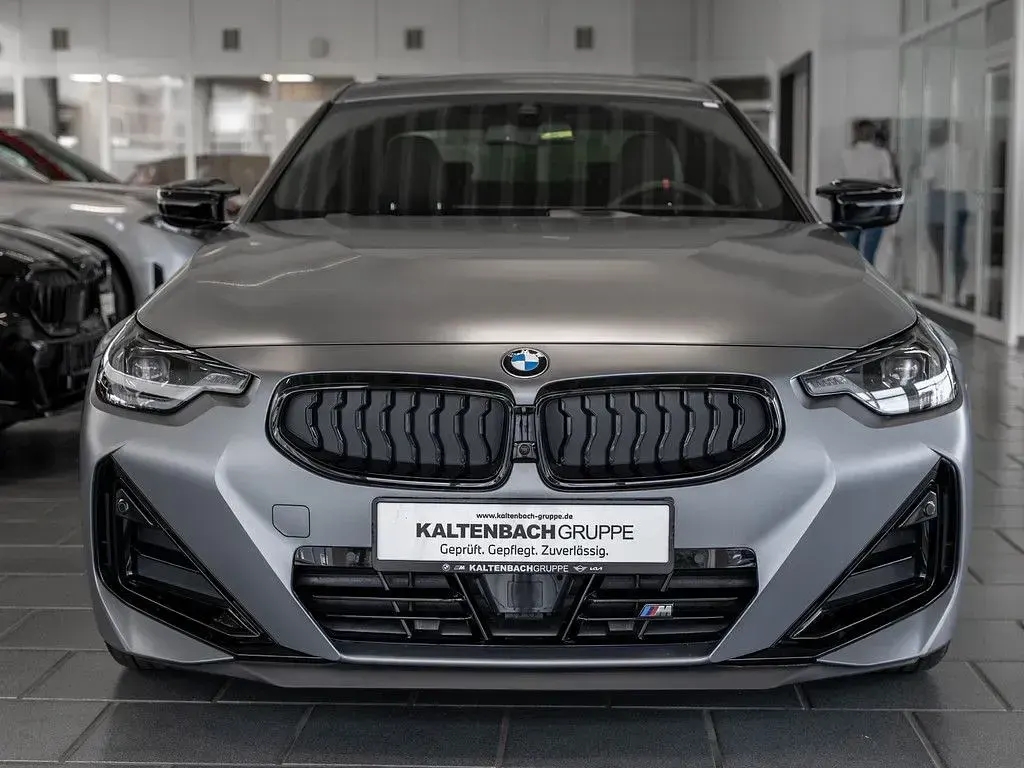 Gebraucht BMW M240i M Sport 374 PS (275 kW) 2025 Frozen pure grey Coupé