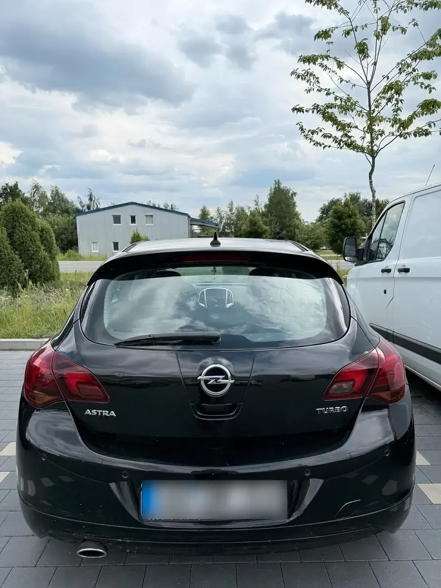 Gebraucht Opel Astra 180 PS (132 kW) 2010 Schwarz Kombi