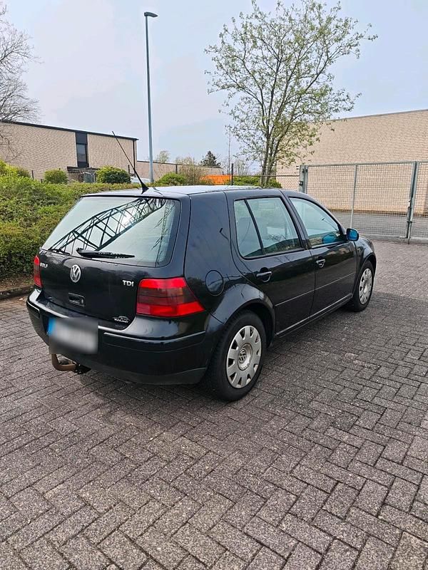 Gebraucht VW Golf IV 90 PS (66 kW) 2000 Schwarz Kleinwagen