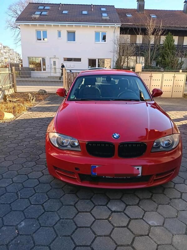 Rot Gebraucht 2010 BMW 120 Coupé Coupé | 5.300 € (Fairer Preis) - Bild 1/4