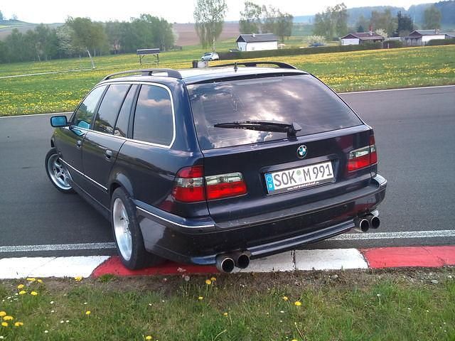 Gebraucht BMW 530 184 PS (135 kW) 1999 Blau Kombi