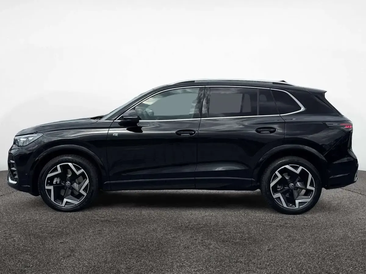 Neu VW Tiguan R-line 150 PS (110 kW) 2026 Grenadillschwarz SUV