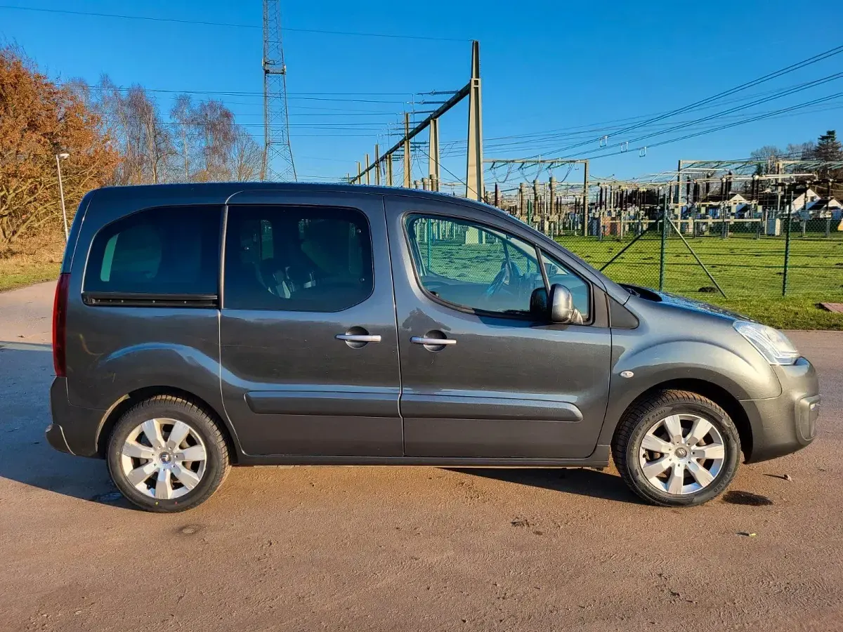 Gebraucht Citroën Berlingo 120 PS (88 kW) 2016 Grau Van / Kleinbus