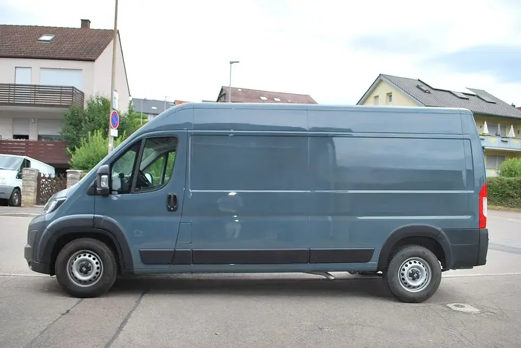Gebraucht Fiat Ducato 140 PS (102 kW) 2026 Grau Van