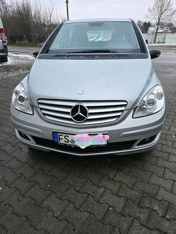 Silber Gebraucht 2005 Mercedes B180 Van / Kleinbus | 1.200 € (Superpreis) - Bild 1/4