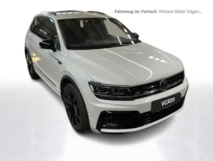 Gebraucht VW Tiguan Highline 239 PS (175 kW) 2020 Oryxwhite perlmutteffekt SUV