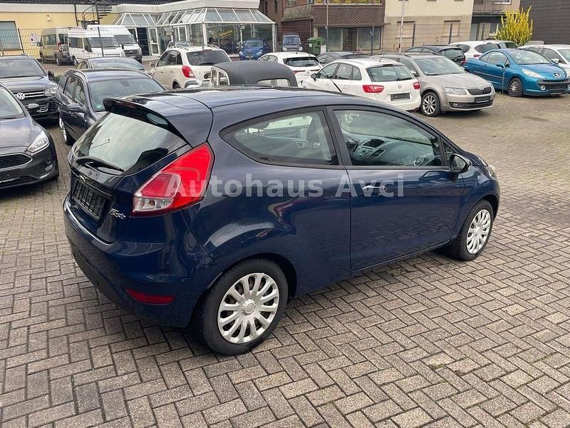 Gebraucht Ford Fiesta Trend 60 PS (44 kW) 2014 Blau Kleinwagen