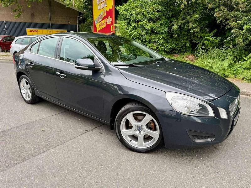 Gebraucht Volvo S60 Momentum 150 PS (110 kW) 2011 Savile grey / metallic Limousine