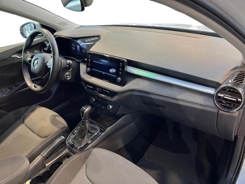 Gebraucht Skoda Fabia Selection 116 PS (85 kW) 2024 Moonweiss metallic Kleinwagen
