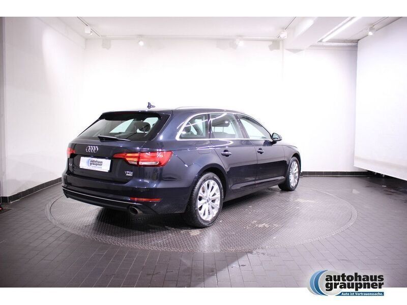 Gebraucht Audi A4 Design 190 PS (139 kW) 2016 Blau / mondscheinblau Kombi