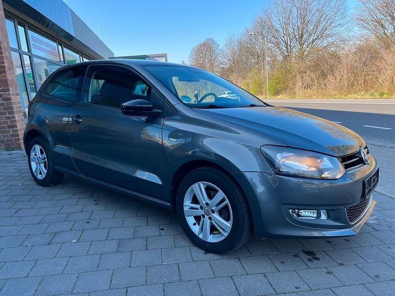 Grau Gebraucht 2013 VW Polo Match Kleinwagen | 7.999 € (Fairer Preis) - Bild 1/4