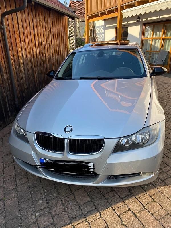 Gebraucht BMW 320 150 PS (110 kW) 2007 Silber Limousine