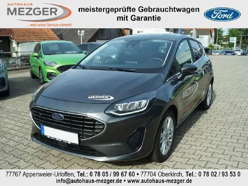 Magneticgrau (metallic) Gebraucht 2023 Ford Fiesta Titanium Kleinwagen | 22.990 € (Teuer) - Bild 1/4