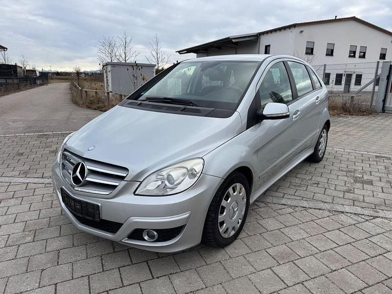 Gebraucht Mercedes B180 109 PS (80 kW) 2009 Grau Van / Kleinbus
