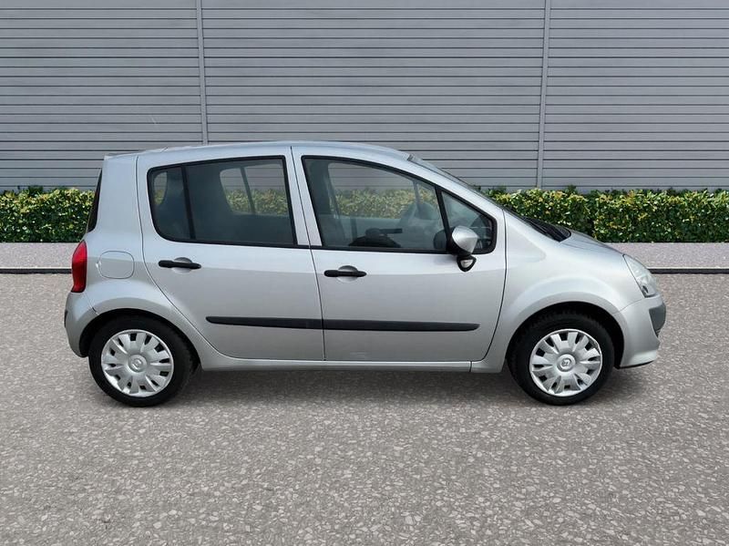 Używany Renault Modus Avantage 75 KM (55 kW) 2009 Szary Minivan