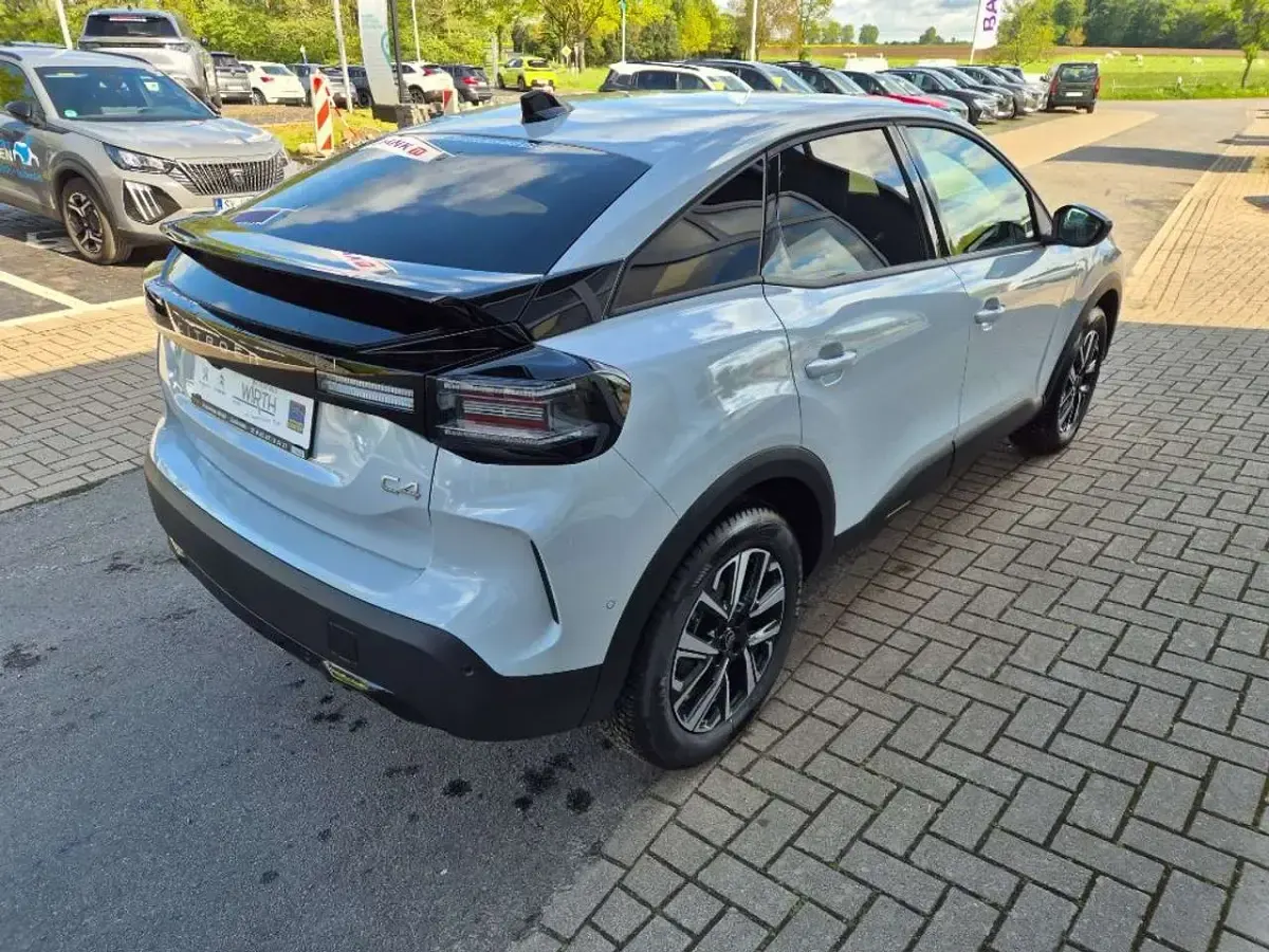 Neu Citroën C4 136 PS (100 kW) 2026 Weiß SUV