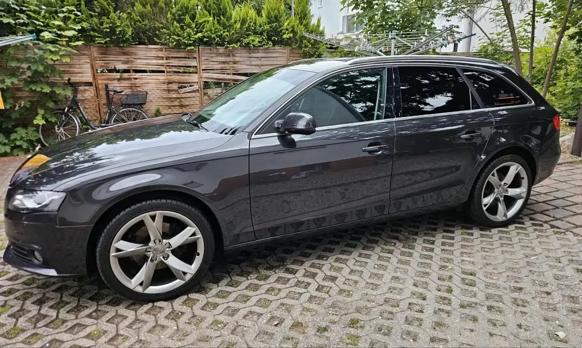 Gebraucht Audi A4 Design 160 PS (117 kW) 2009 Schwarz Kombi