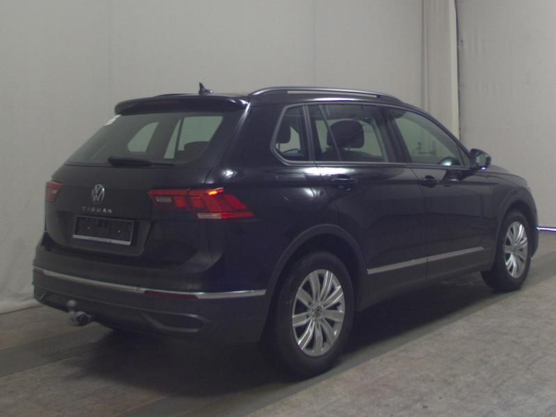 Gebraucht VW Tiguan Life 150 PS (110 kW) 2023 Schwarz SUV