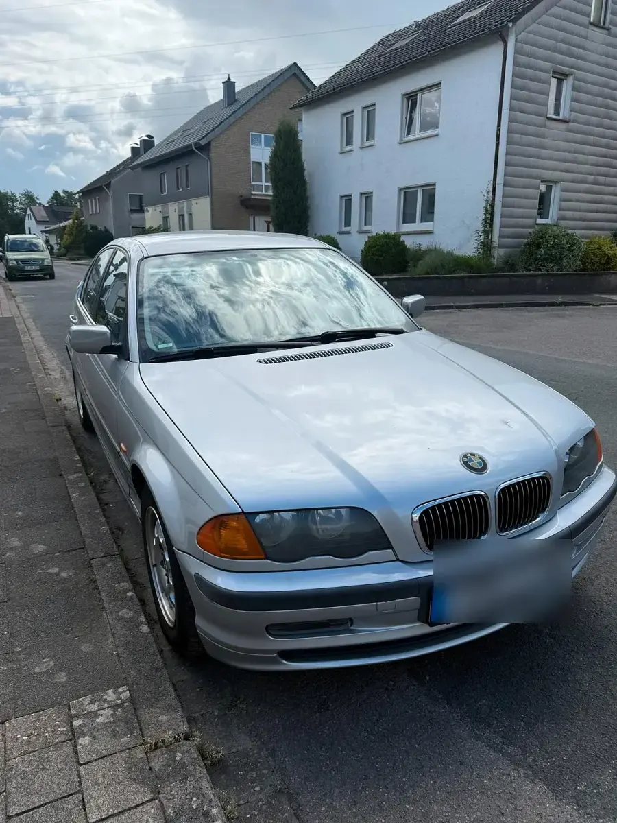 Gebraucht BMW 320 150 PS (110 kW) 1999 Grau Limousine