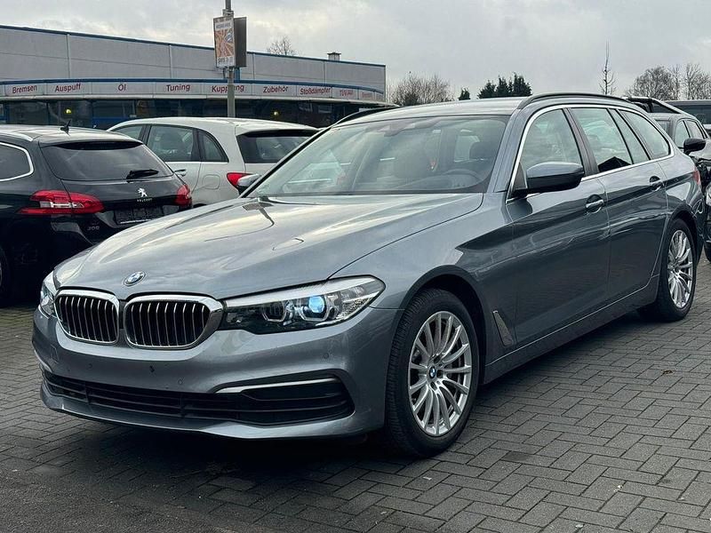 Gebraucht BMW 530 Sport Line 252 PS (185 kW) 2018 Blau Limousine