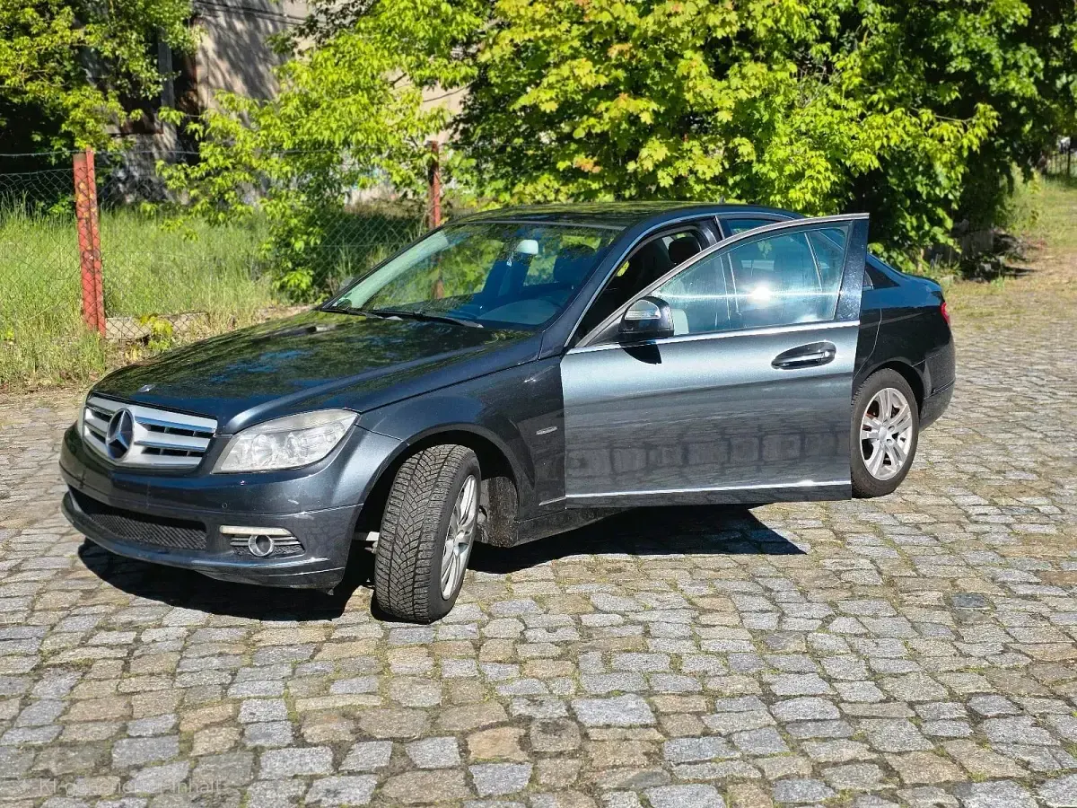 Gebraucht Mercedes C230 204 PS (150 kW) 2009 Grau Limousine