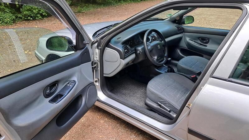 Silber Gebraucht 2000 Peugeot 406 Limousine | 2.555 € (Fairer Preis) - Bild 1/4