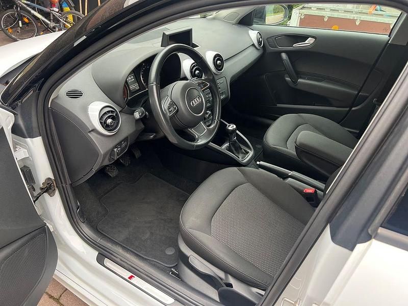 Gebraucht Audi A1 S-Line 86 PS (63 kW) 2014 Weiß Kleinwagen
